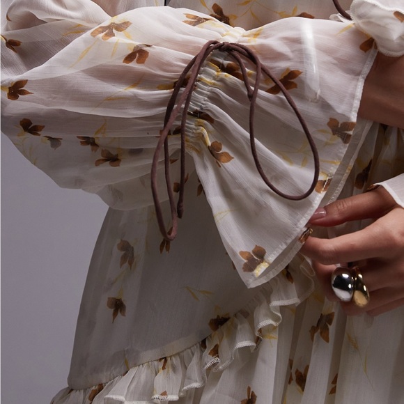 Topshop Poet Sleeve Frill Mini Dress - Picture 4 of 7